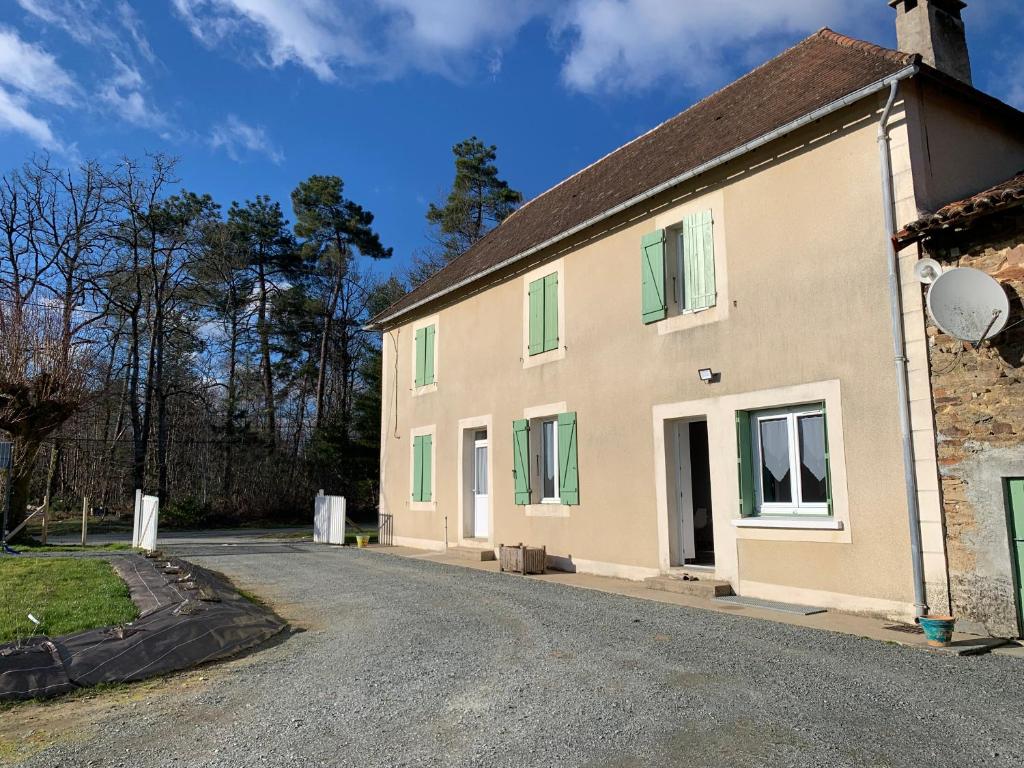 Maison de vacances Gîte à la campagne 6-8 personnes Pierre Brune 24450 Mialet