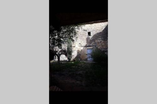 Maison de vacances gîte à la ferme chaleureux avec animaux et ruisseau Le Vieux Sabran 30200 Sabran Languedoc-Roussillon