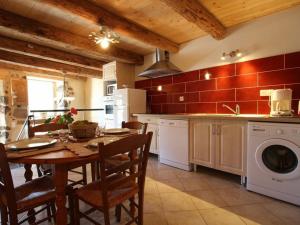 Gîte Allègre, 3 pièces, 5 personnes - FR-1-582-154