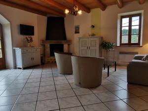 Maison de vacances Gîte Allègre, 4 pièces, 6 personnes - FR-1-582-161 Menteyres 43270 Allègre Auvergne