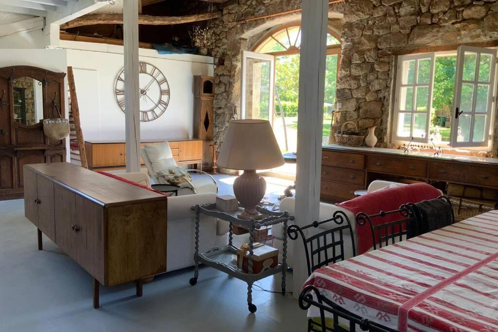 Maison de vacances Gîte aménagé en loft dans la grange du Château Le Vergier 1170 Le Château 07570 Désaignes