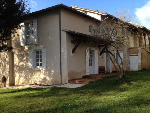 Gîte Annesse-et-Beaulieu, 3 pièces, 4 personnes - FR-1-616-192