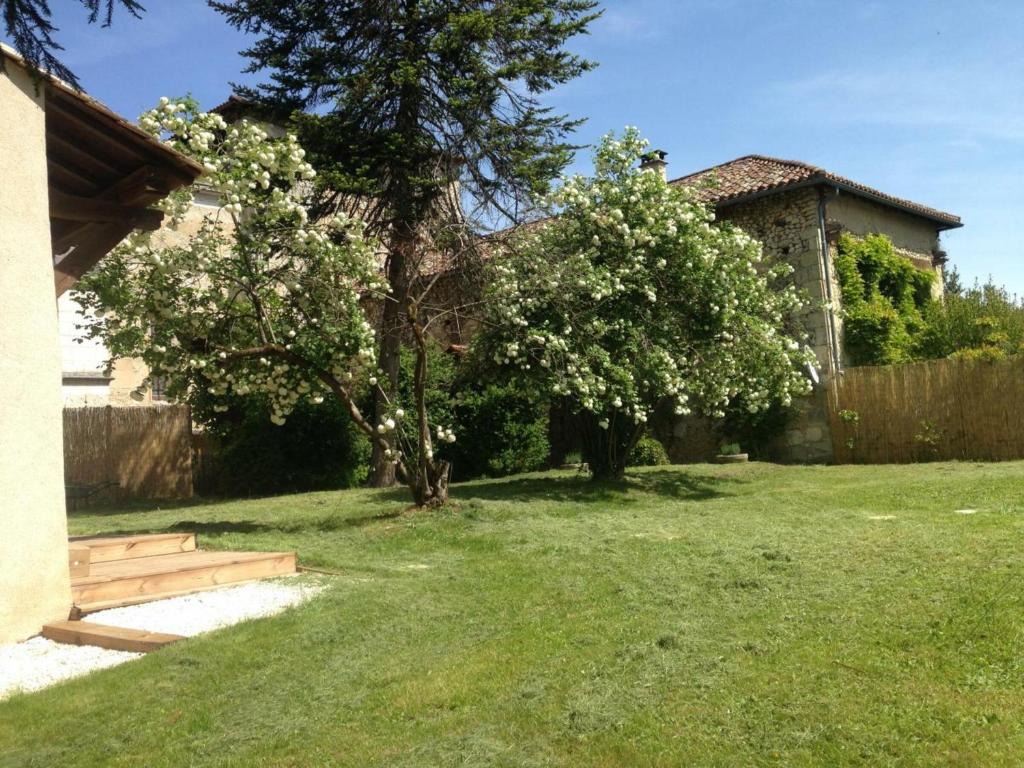 Maison de vacances Gîte Annesse-et-Beaulieu, 5 pièces, 8 personnes - FR-1-616-199 1 rue Robert Mellet 24430 Annesse-et-Beaulieu