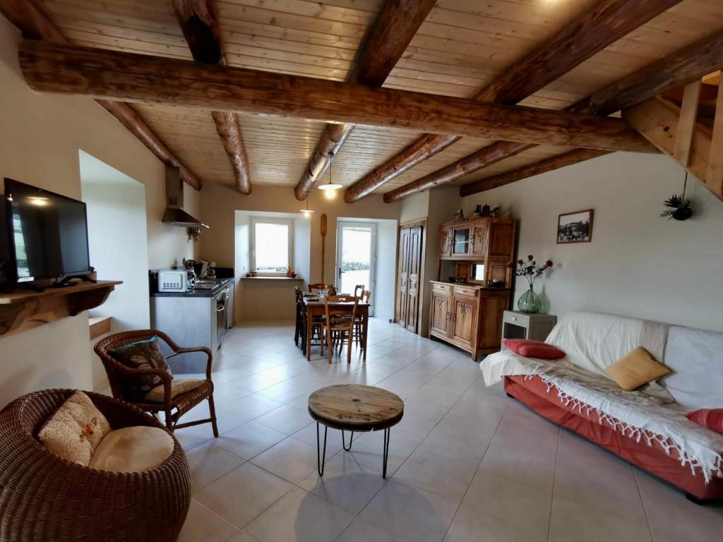 Maison de vacances Gîte Arlempdes, 4 pièces, 6 personnes - FR-1-582-336 Freycenet 43490 Arlempdes