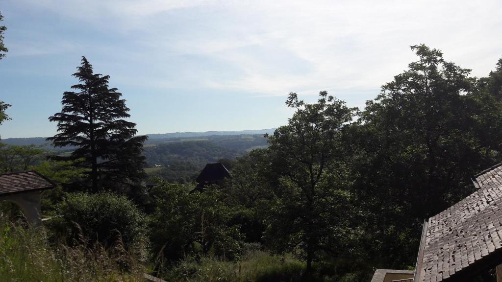 Maison de vacances Gîte au calme avec point de vue proche Turenne Valeyrac Valeyrac 46600 Sarrazac