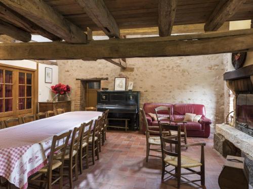 Gîte Audes, 6 pièces, 15 personnes - FR-1-489-144