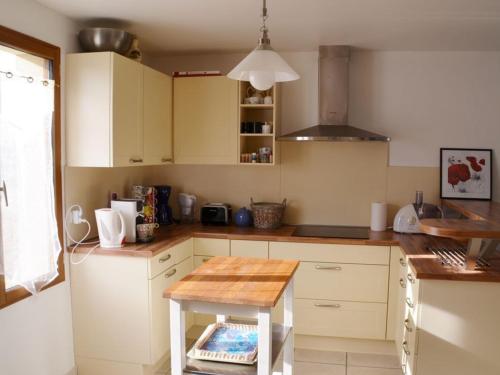 Gîte Auxy, 5 pièces, 10 personnes - FR-1-590-111