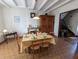 Gîte Baignes-Sainte-Radegonde, 5 pièces, 7 personnes - FR-1-653-169