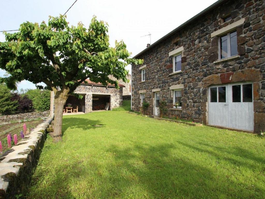 Maison de vacances Gîte Barges, 4 pièces, 6 personnes - FR-1-582-282 Le Bourg 43340 Barges