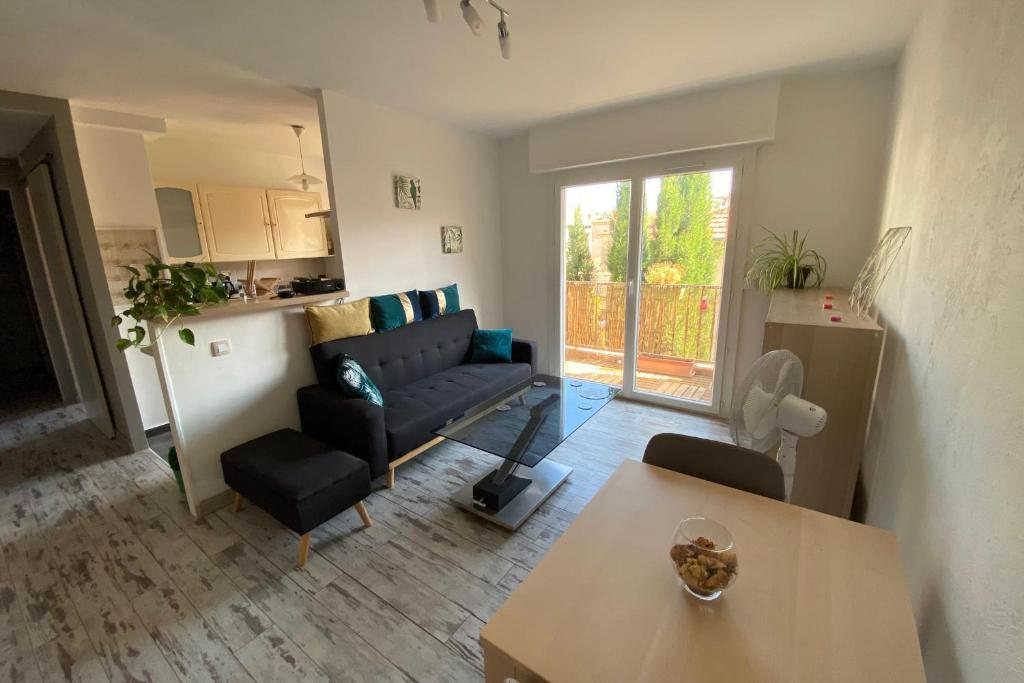 Gîte Beaulieu-sur-Sonnette, 2 pièces, 2 personnes - FR-1-653-219