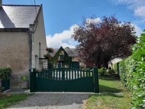 Gîte Beaumont-la-Ronce, 5 pièces, 8 personnes - FR-1-381-97