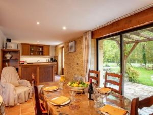 Gîte Besse, 3 pièces, 4 personnes - FR-1-616-142