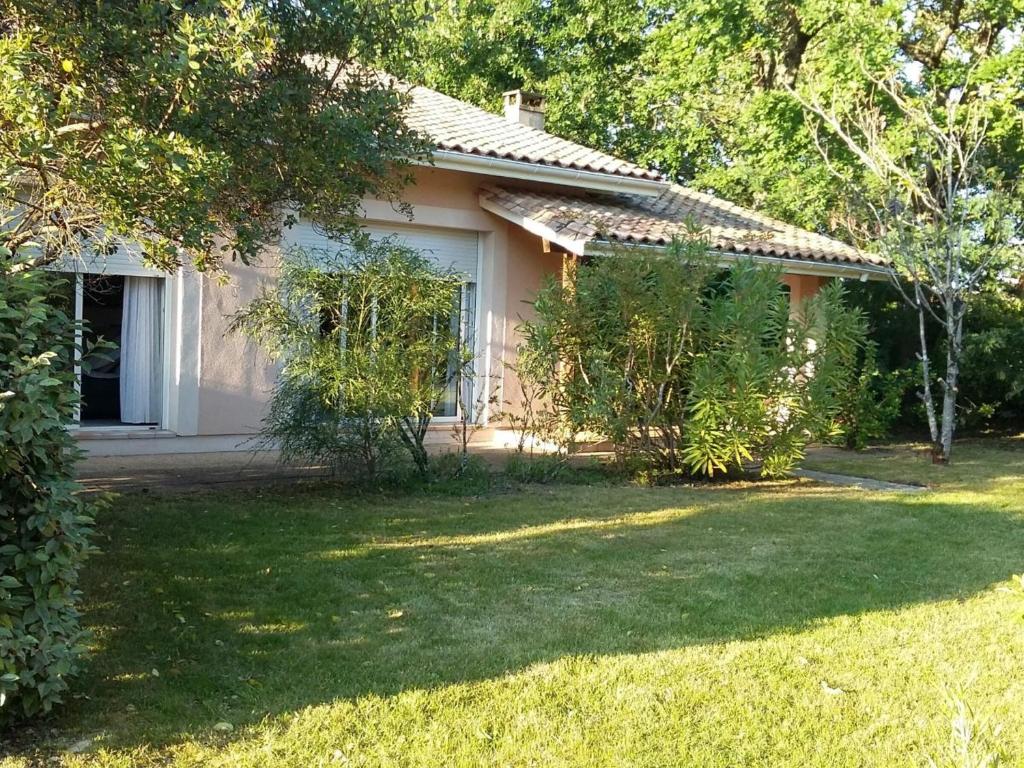 Maison de vacances Gîte Biscarrosse, 3 pièces, 6 personnes - FR-1-360-59 178, AllÃ©e Des Roses -  - 40600 Biscarrosse