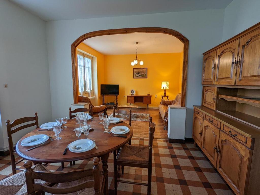 Gîte Blanzaguet-Saint-Cybard, 4 pièces, 6 personnes - FR-1-653-21 Chez Perry, 16320 Blanzaguet-Saint-Cybard