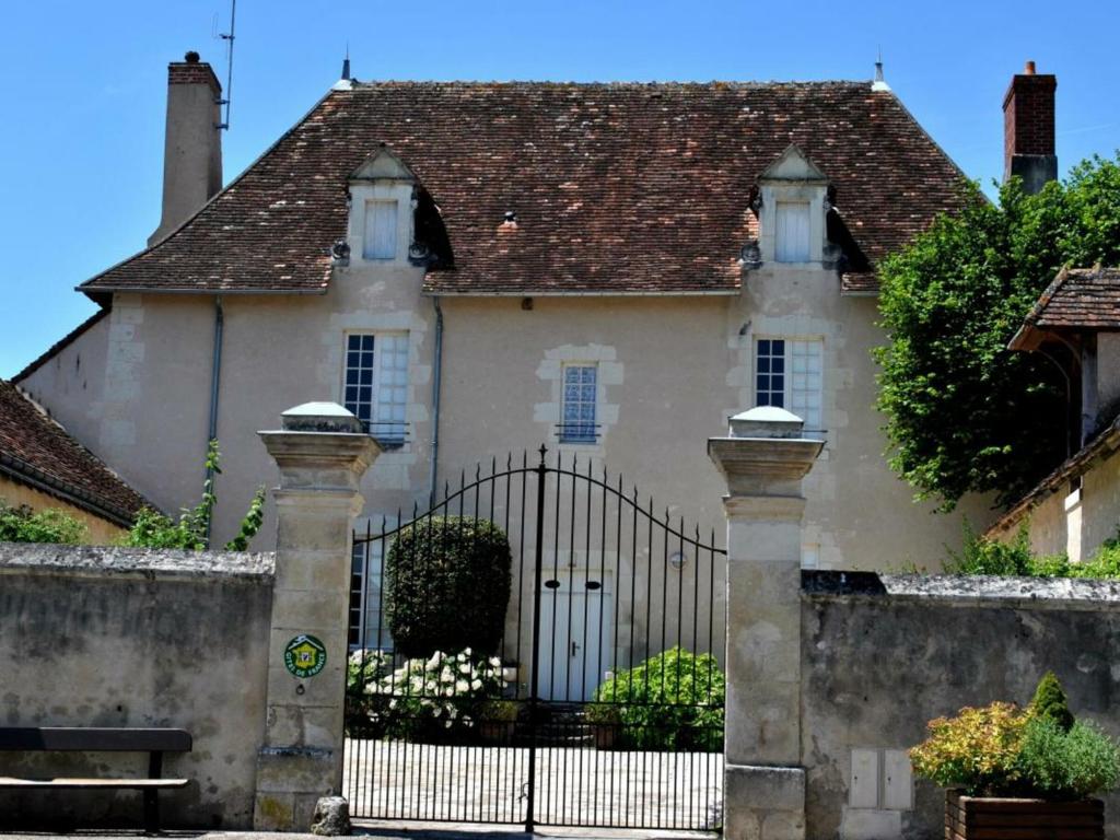 Gîte Bossay-sur-Claise, 5 pièces, 15 personnes - FR-1-381-514 Le Presbytère, 37290 Bossay-sur-Claise