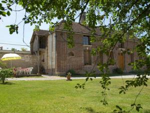 Gîte Bucey-en-Othe, 3 pièces, 4 personnes - FR-1-543-8