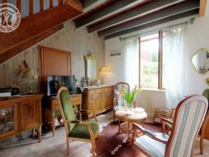 Maison de vacances Gîte Bussières, 3 pièces, 4 personnes - FR-1-496-90 264 Route de St-Just-la Pendue 42510 Bussières Rhône-Alpes