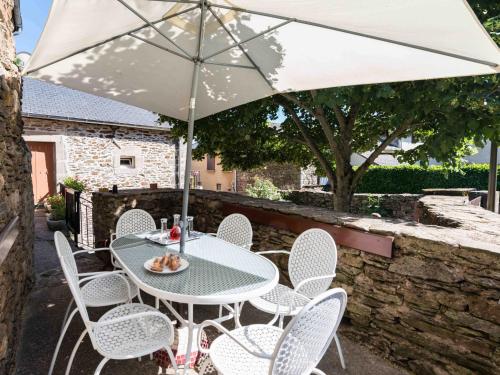 Gîte Castelnau-Pégayrols, 4 pièces, 6 personnes - FR-1-601-229