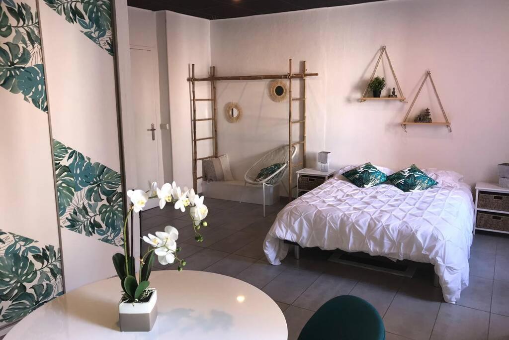 Gîte Castelnau-Pégayrols, 4 pièces, 6 personnes - FR-1-601-229 12620 Castelnau-Pégayrols