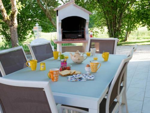 Gîte Cendrieux, 5 pièces, 7 personnes - FR-1-616-14