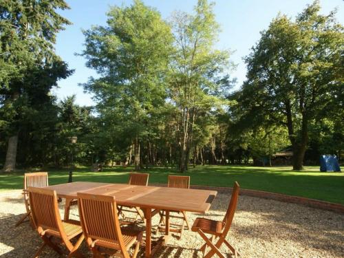 Gîte Cernoy-en-Berry, 6 pièces, 10 personnes - FR-1-590-5