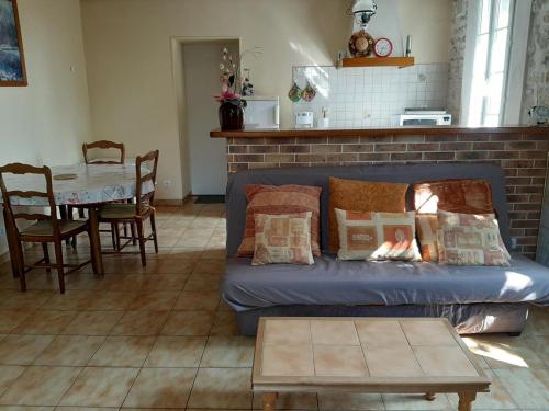 Gîte Champniers, 3 pièces, 4 personnes - FR-1-653-198