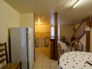 Gîte Château-l'Évêque, 3 pièces, 5 personnes - FR-1-616-238
