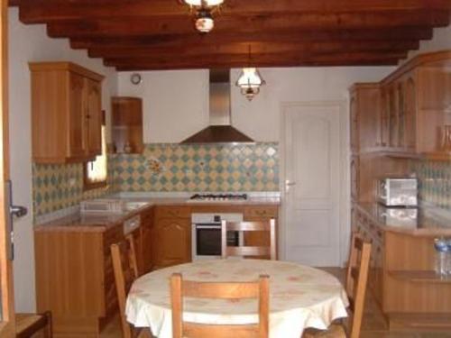 Gîte Chaufour-Notre-Dame, 5 pièces, 9 personnes - FR-1-410-178