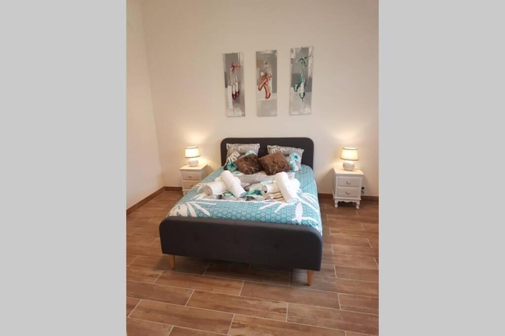Gîte Chaumont-sur-Tharonne, 4 pièces, 10 personnes - FR-1-491-98