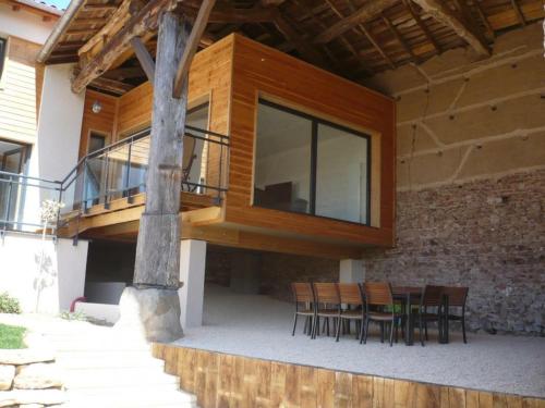 Gîte Chazelles-sur-Lyon, 5 pièces, 10 personnes - FR-1-496-111