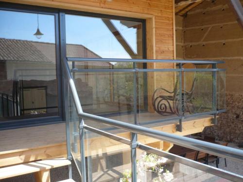 Gîte Chazelles-sur-Lyon, 5 pièces, 10 personnes - FR-1-496-111