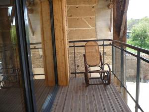 Gîte Chazelles-sur-Lyon, 5 pièces, 10 personnes - FR-1-496-111
