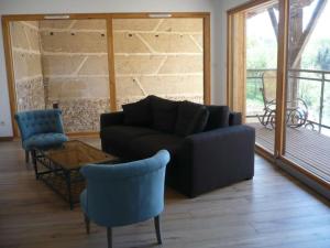 Gîte Chazelles-sur-Lyon, 5 pièces, 10 personnes - FR-1-496-111