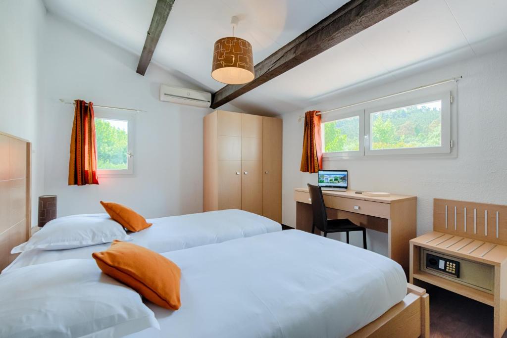 Gîte Cherier, 5 pièces, 10 personnes - FR-1-496-22