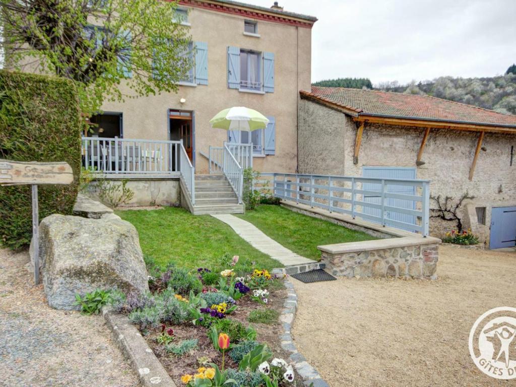 Gîte Cherier, 5 pièces, 10 personnes - FR-1-496-22 Crezoilles, 42430 Chérier