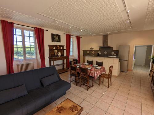 Gîte Cherves-Richemont, 3 pièces, 5 personnes - FR-1-653-205