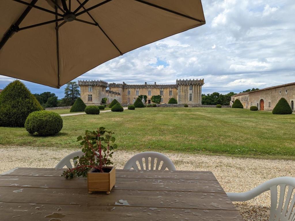 Maison de vacances Gîte Cherves-Richemont, 4 pièces, 6 personnes - FR-1-653-167 Château Chesnel 32 Route de la Garnerie 16370 Cherves-de-Cognac