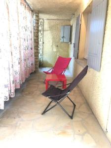 Maison de vacances Gîte chez BIBI studio 2 à 4 pers D52, 727 route de Sarrians 84190 Vacqueyras Provence-Alpes-Côte d\'Azur