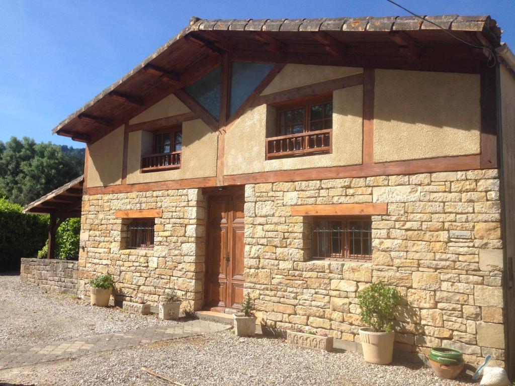 Gîte Chez Bisset_2chambres 4personnes 63190 Lezoux