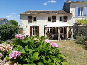 Maison de vacances Gite Chez Rivière 16, chemin de chez Riviere 17770 Nantillé -1