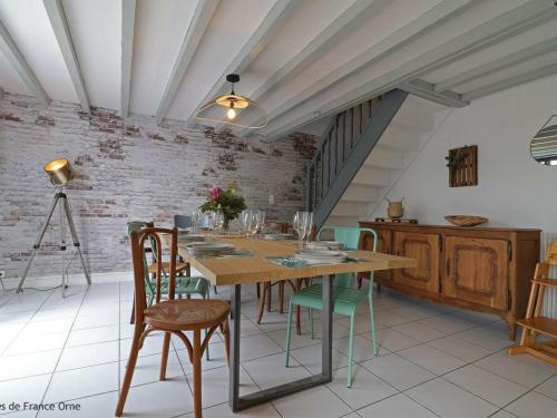 Gîte Cisai-Saint-Aubin, 4 pièces, 8 personnes - FR-1-497-148