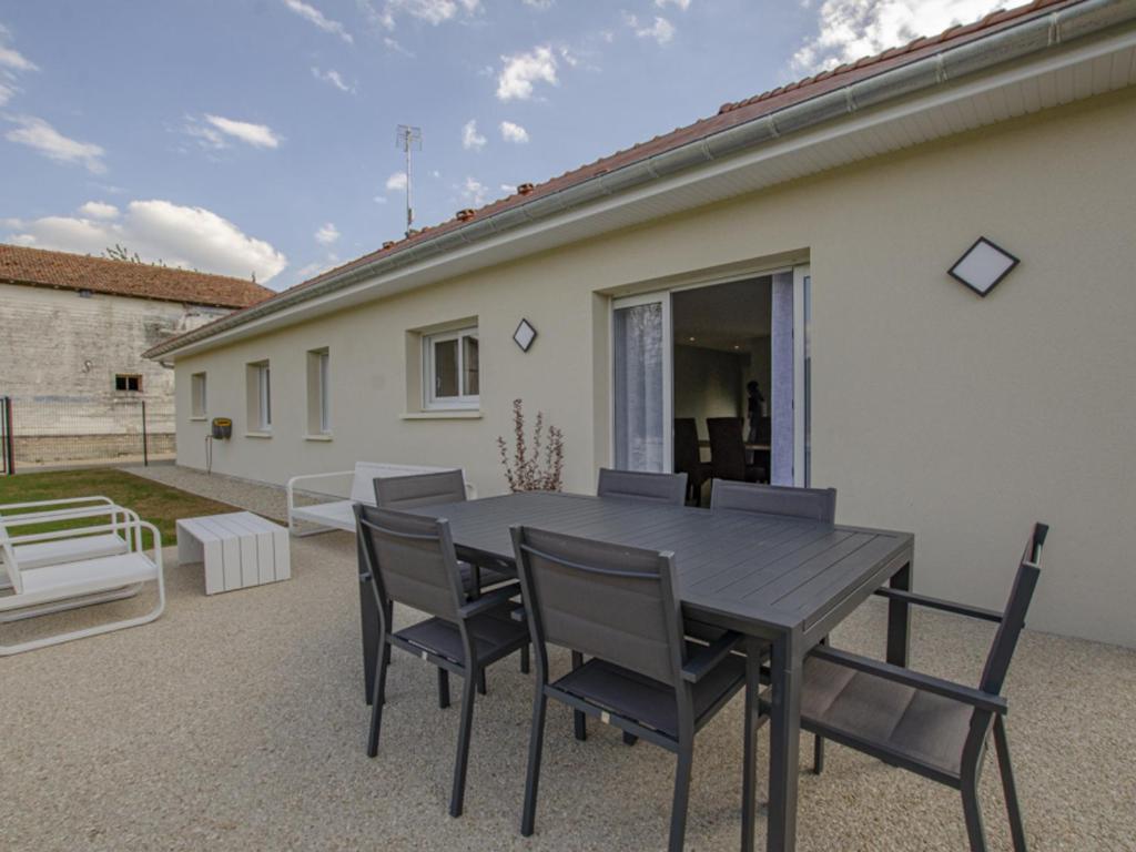 Maison de vacances Gîte Coclois, 4 pièces, 6 personnes - FR-1-543-213 5 Grande Rue 10240 Coclois