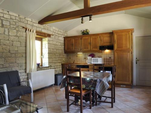 Gîte Colombé-le-Sec, 3 pièces, 4 personnes - FR-1-543-76