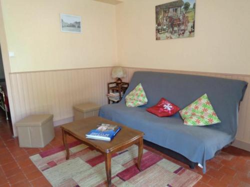 Gîte Courcy-aux-Loges, 3 pièces, 5 personnes - FR-1-590-35