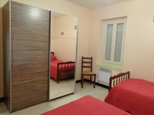 Gîte Courcy-aux-Loges, 3 pièces, 5 personnes - FR-1-590-35