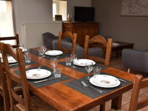 Gîte Cressanges, 4 pièces, 6 personnes - FR-1-489-78