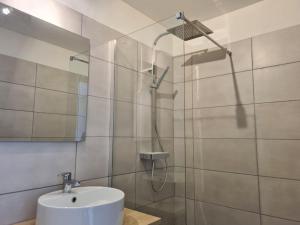Gîte Crozon-sur-Vauvre, 8 pièces, 18 personnes - FR-1-591-382