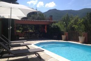 Gite dans le maquis avec piscine privée