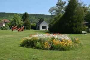 Maison de vacances Gîte dans Parc de Sculptures - Gîte \ 59 Grande Rue 27940 Port-Mort Normandie