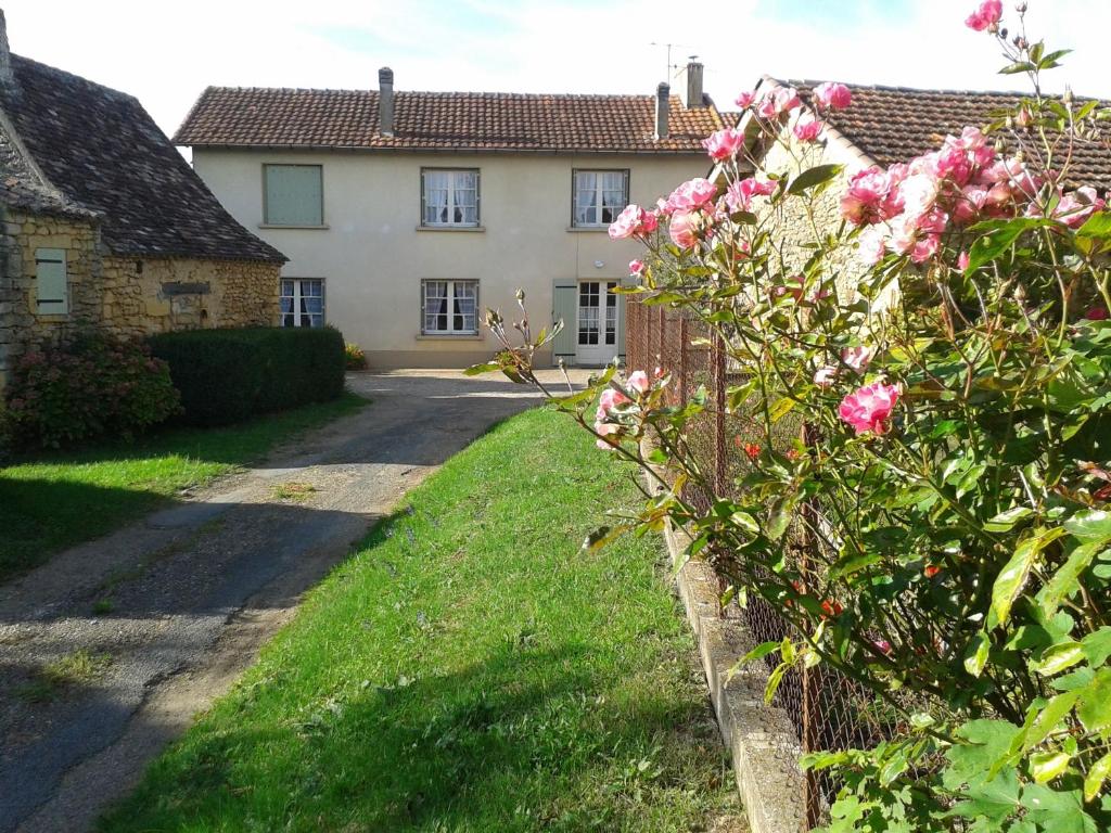 Gîte de Bazeille Bazeille-Haut Gîte de Bazeille, 24440 Saint Avit Seigneur